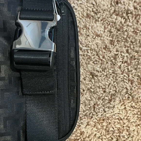 Lululemon Athletica Black Crossbody Bag✨ - Picture 7 of 11